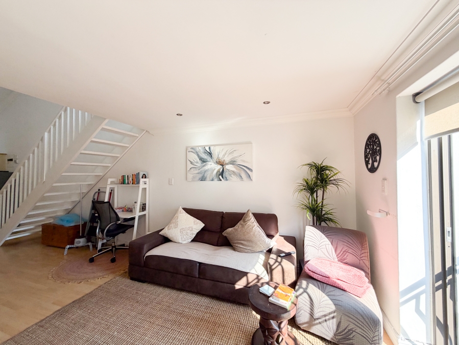 To Let 2 Bedroom Property for Rent in Wynberg Upper Western Cape
